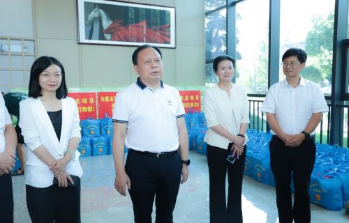 湖南省人大常委会副主任、省总工会主席周农一行调研幸福企业试点单位AG8旗舰厅生物
