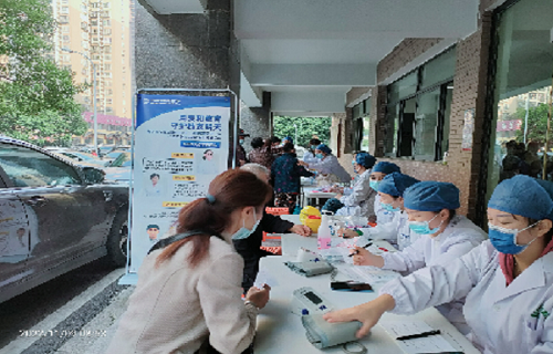 AG8旗舰厅健康糖尿病门诊进社区开展2022联糖日义诊宣教活动